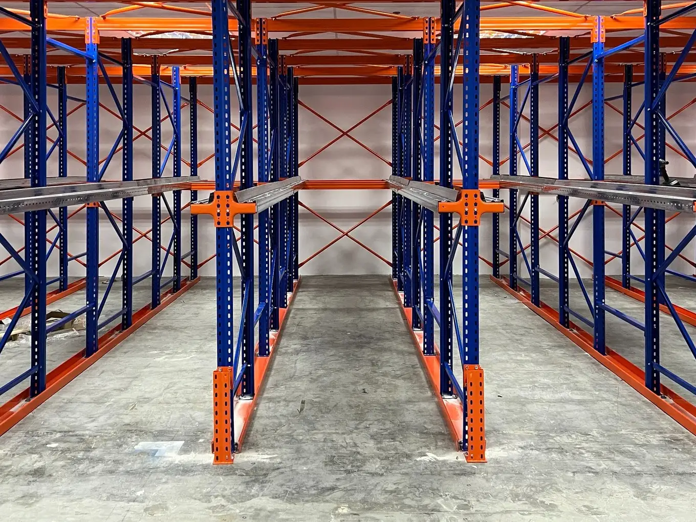Drive-In ve Drive-Through pallet raf sistemleri